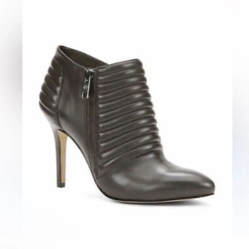Ann Taylor Black Leather Ankle Booties(Size 8.5M)